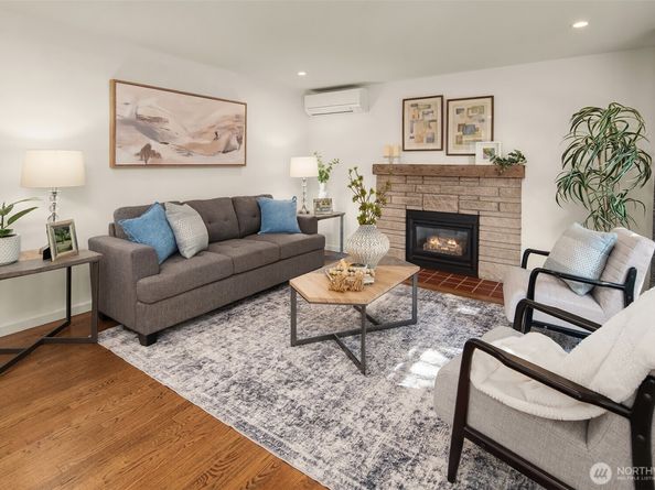 6040 49th Avenue SW, Seattle WA 98136