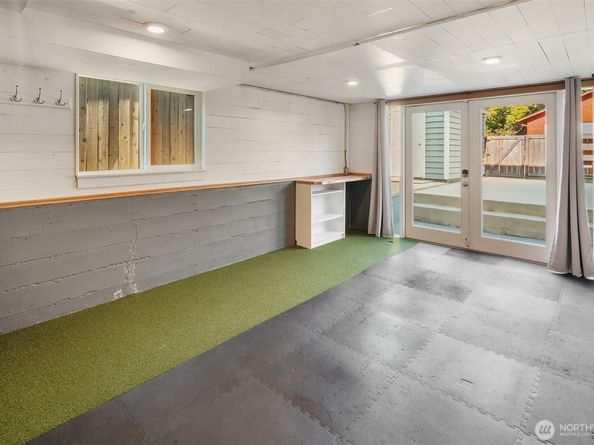6040 49th Avenue SW, Seattle WA 98136