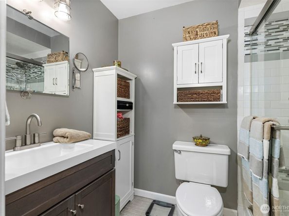 525 Lebo Boulevard G1, Bremerton WA 98310