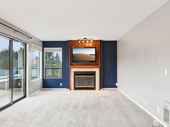 12300 33rd Avenue NE 402, Seattle WA 98125