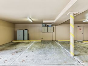 12300 33rd Avenue NE 402, Seattle WA 98125