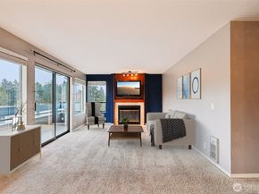 12300 33rd Avenue NE 402, Seattle WA 98125