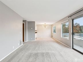 12300 33rd Avenue NE 402, Seattle WA 98125