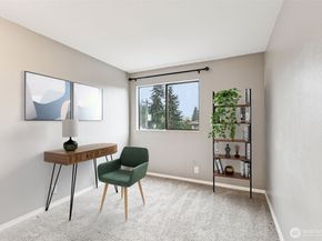 12300 33rd Avenue NE 402, Seattle WA 98125