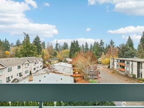 12300 33rd Avenue NE 402, Seattle WA 98125