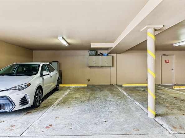 12300 33rd Avenue NE 402, Seattle WA 98125