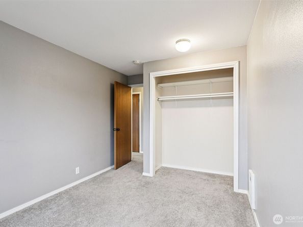 12300 33rd Avenue NE 402, Seattle WA 98125