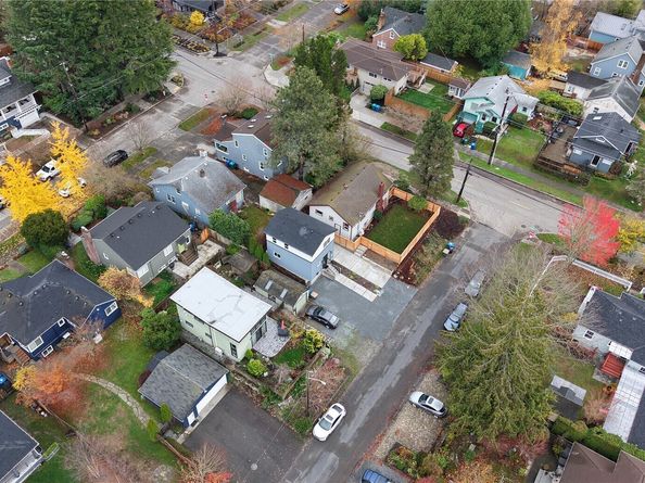 3054 Fairmount Ave SW B, Seattle WA 98116