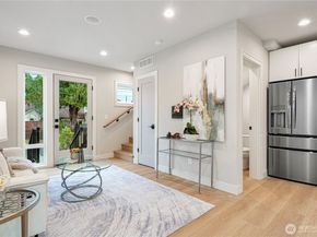 3054 Fairmount Ave SW B, Seattle WA 98116