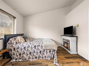 2100 S 336th Street B4, Federal Way WA 98003