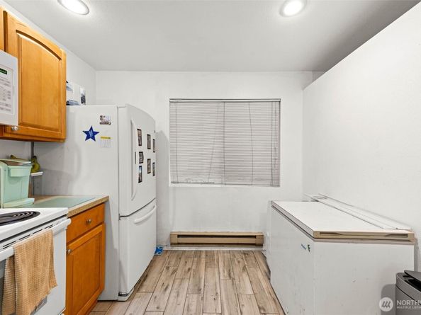 2100 S 336th Street B4, Federal Way WA 98003