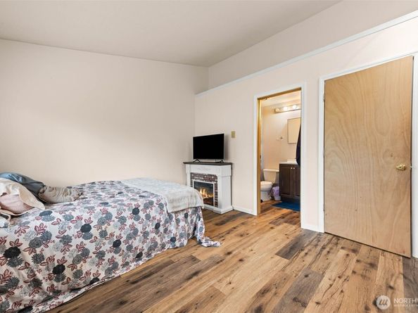 2100 S 336th Street B4, Federal Way WA 98003