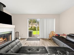 2100 S 336th Street B4, Federal Way WA 98003