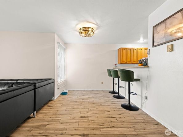 2100 S 336th Street B4, Federal Way WA 98003