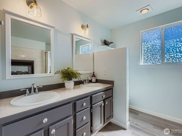 24015 130th Avenue SE, Kent WA 98030