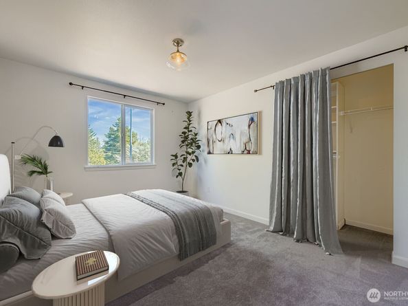 24015 130th Avenue SE, Kent WA 98030