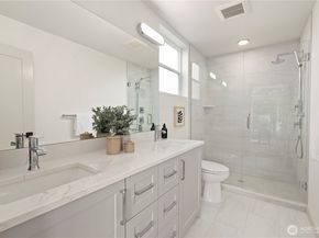 722 N 36th Street, Seattle WA 98103