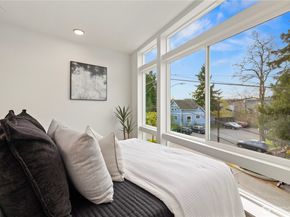 722 N 36th Street, Seattle WA 98103