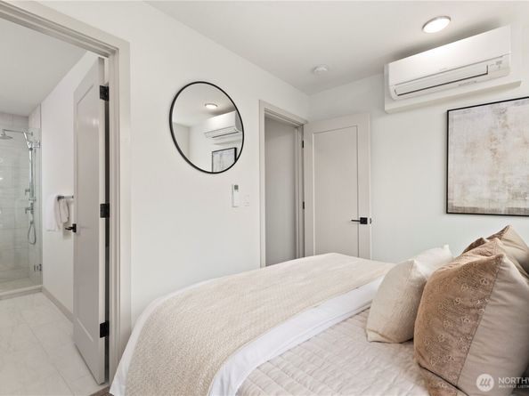 722 N 36th Street, Seattle WA 98103