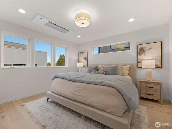 1412 N 47th Street B, Seattle WA 98103