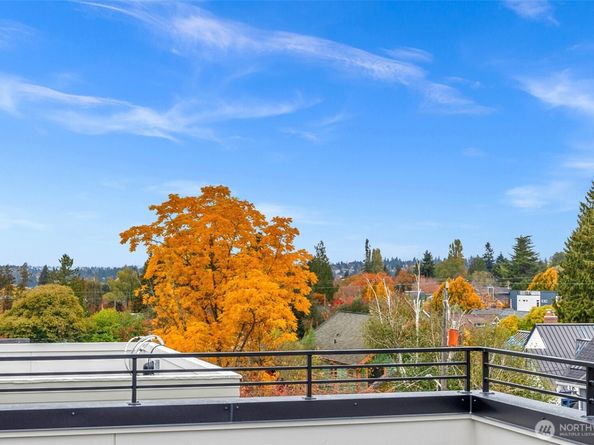 1412 N 47th Street B, Seattle WA 98103