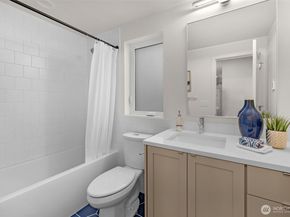 1412 N 47th Street B, Seattle WA 98103