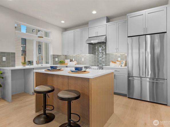 1412 N 47th Street B, Seattle WA 98103