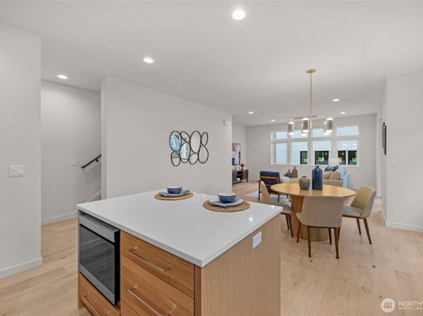 1412 N 47th Street B, Seattle WA 98103