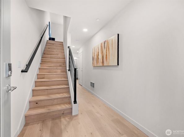 1412 N 47th Street B, Seattle WA 98103