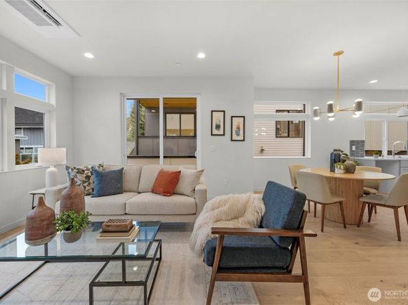 1412 N 47th Street B, Seattle WA 98103