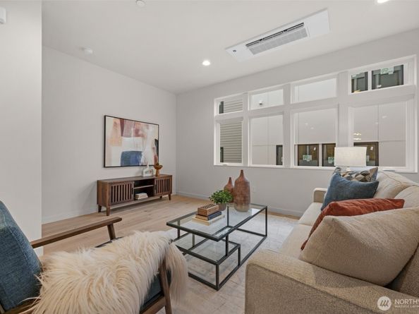 1412 N 47th Street B, Seattle WA 98103