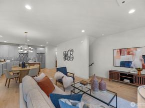 1412 N 47th Street B, Seattle WA 98103