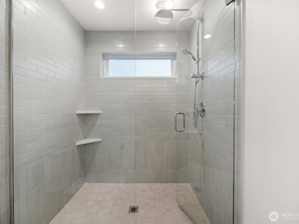 1412 N 47th Street B, Seattle WA 98103