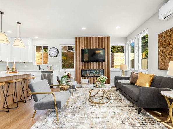 4326 A SW Mills Street, Seattle WA 98136