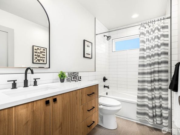 4326 A SW Mills Street, Seattle WA 98136