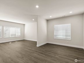 3822 194th Lane SE, Bothell WA 98012