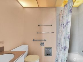 1620 43rd Avenue E 1B, Seattle WA 98112