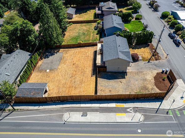 6808 NE 165th Street, Kenmore WA 98028