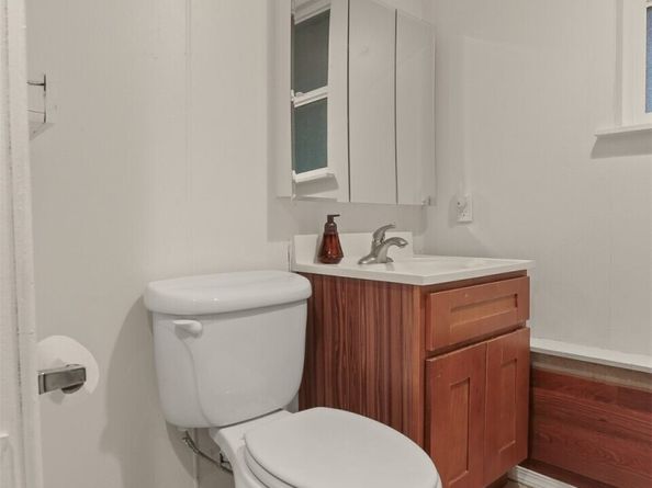 6008 116th Avenue NE, Kirkland WA 98033