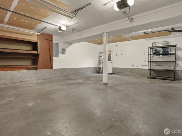 6008 116th Avenue NE, Kirkland WA 98033