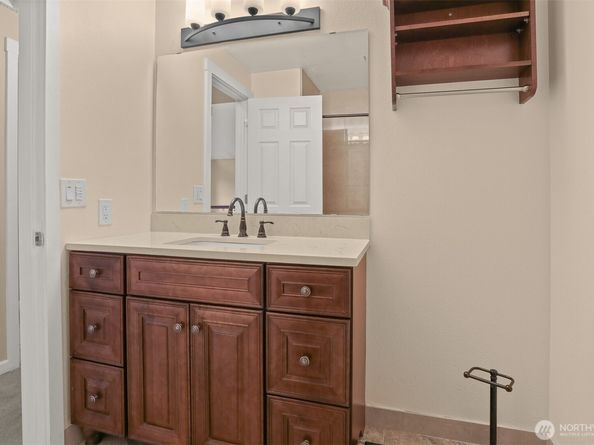 6008 116th Avenue NE, Kirkland WA 98033