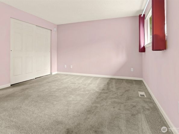 6008 116th Avenue NE, Kirkland WA 98033