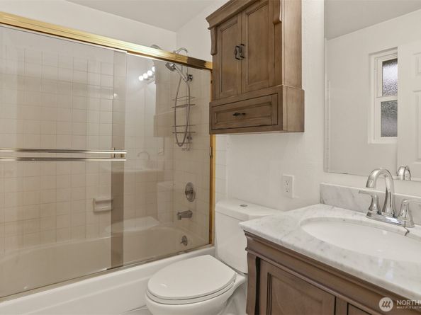 6008 116th Avenue NE, Kirkland WA 98033