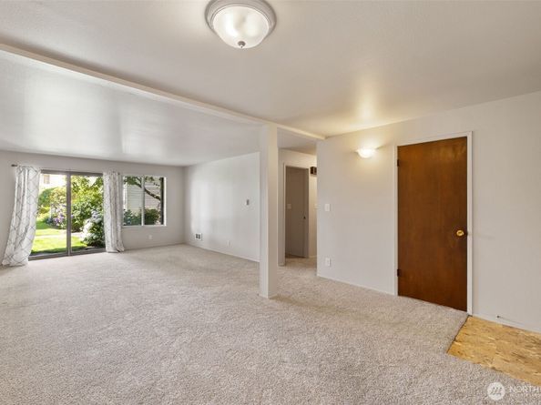 8516 196th Street SW 105, Edmonds WA 98026