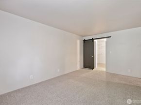 8516 196th Street SW 105, Edmonds WA 98026