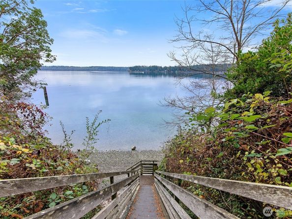 13392 Hidden Cove Lane NE, Bainbridge Island WA 98370