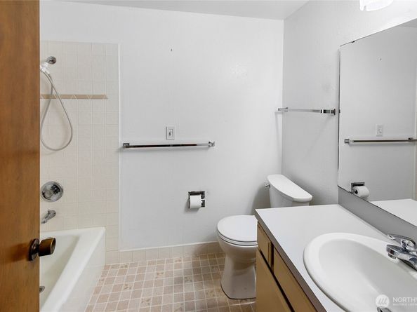 13392 Hidden Cove Lane NE, Bainbridge Island WA 98370