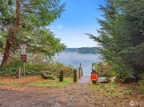 13392 Hidden Cove Lane NE, Bainbridge Island WA 98370