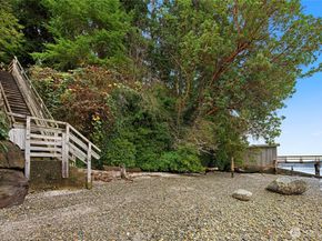 13392 Hidden Cove Lane NE, Bainbridge Island WA 98370