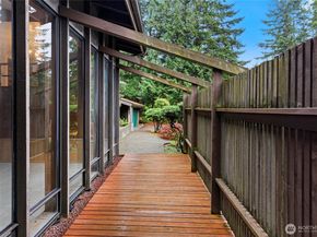 13392 Hidden Cove Lane NE, Bainbridge Island WA 98370